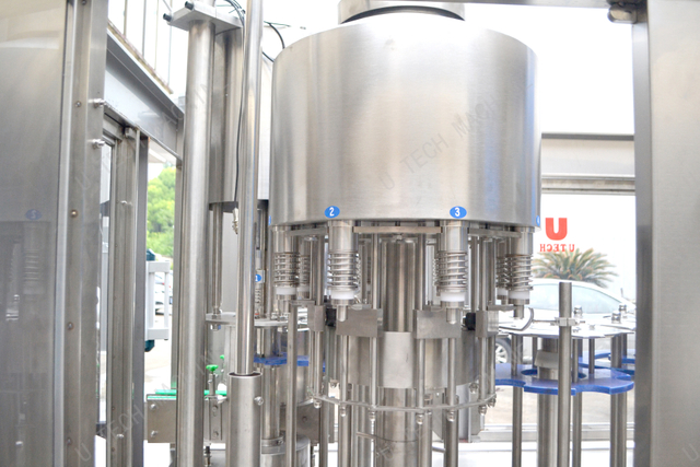 Precio de la máquina de llenado de agua mineral 2000BPH