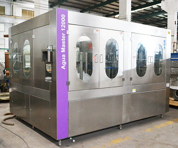 Nigeria 10000BPH planta de llenado de agua mineral de botella pequeña