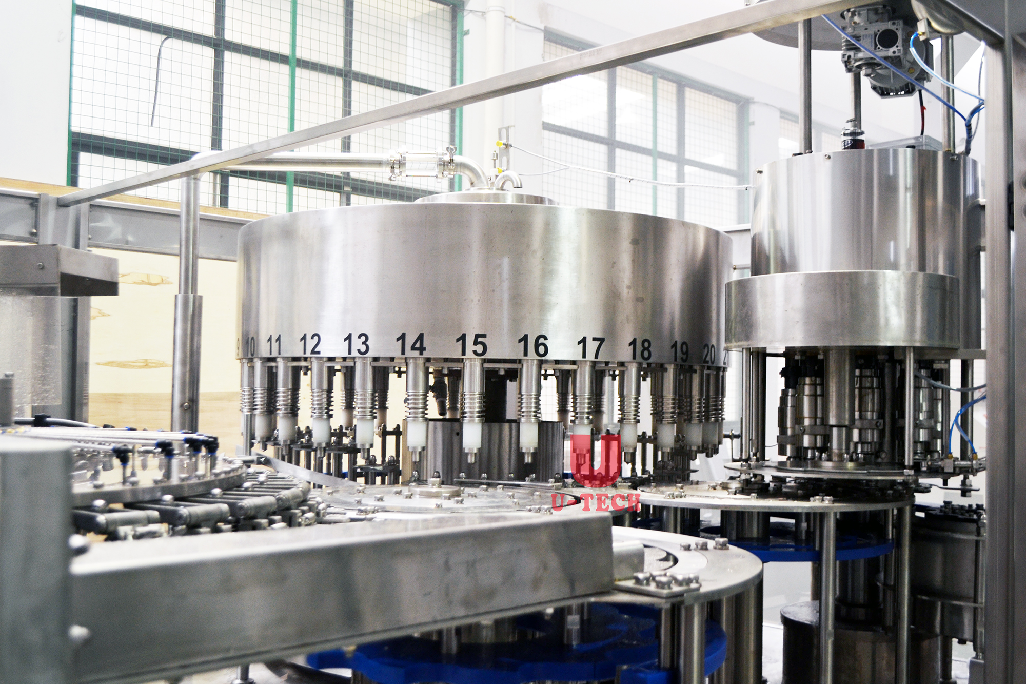 Precio automático de la máquina que capsula del llenado del lavado del agua mineral de la botella pequeña 15000BPH