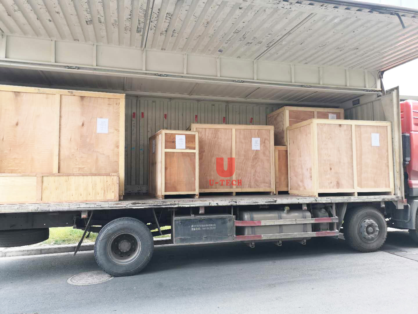 Máquina automática de fabricación de mascarillas 1 + 2 3ply enviada a Italia