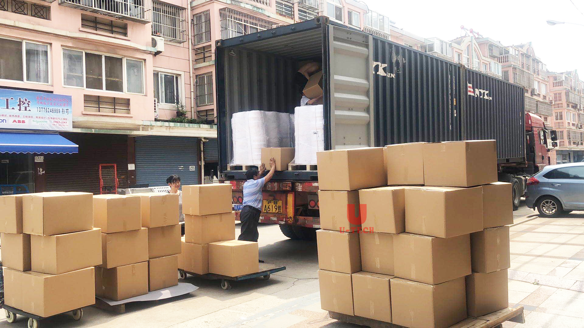 Máquina automática para fabricar mascarillas de 3 capas enviada a Colombia